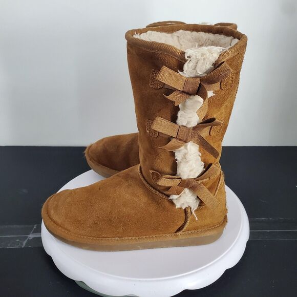 Koolaburra by UGG Boots Youth Size 2 Chestnut Suede Bow Fur Lined 102017 - Picture 1 of 7